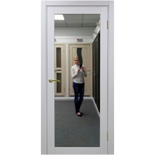 Межкомнатная дверь Optima Porte, Турин 501.1. Цвет - белый лед. Зеркало с двух сторон.